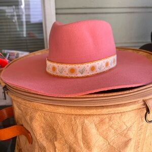 GIGI PIP Pink Fedora with Sunburst Desert Band